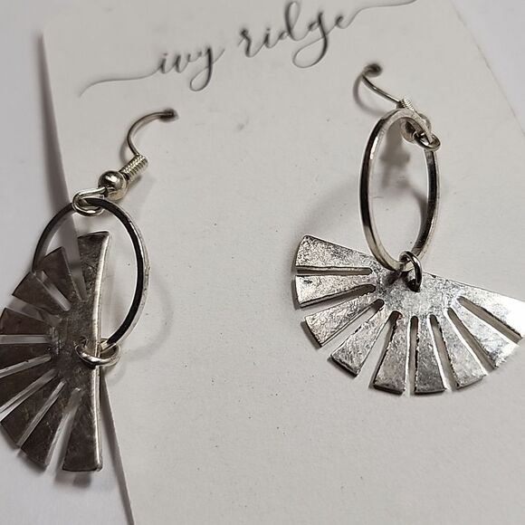 Silver Fan Earrings - Picture 4 of 4